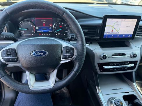 Certified 2024 Ford Explorer XLT w/ Equipment Group 202A AWD/4WD image 8