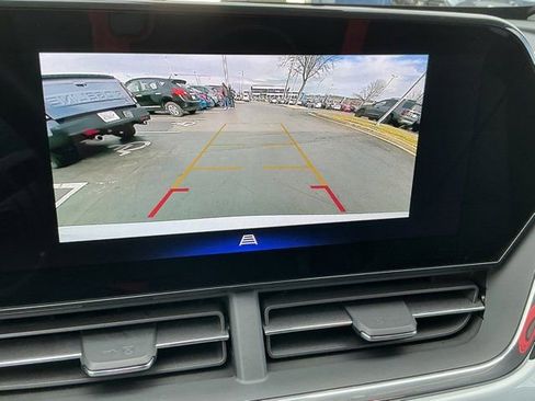 Used 2025 Chevrolet Trax LT w/ LT Convenience Package image 25