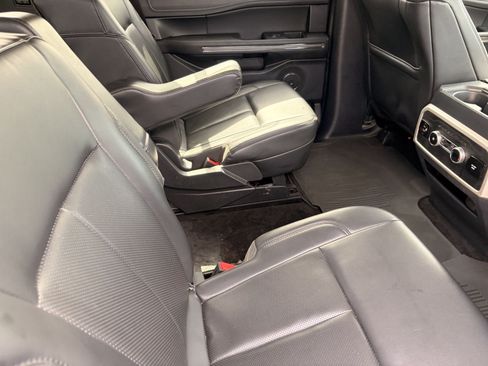 Used 2022 Ford Expedition XLT AWD/4WD image 16