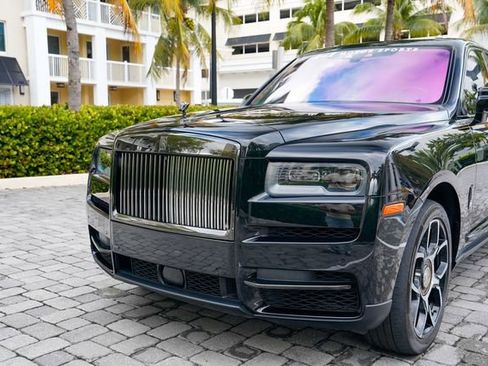 Used 2020 Rolls-Royce Cullinan Black Badge image 40