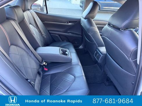 Used 2019 Toyota Camry XLE image 17