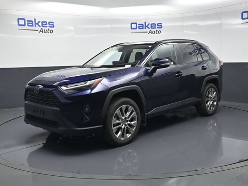 Used 2023 Toyota RAV4 XLE Premium AWD/4WD image 3