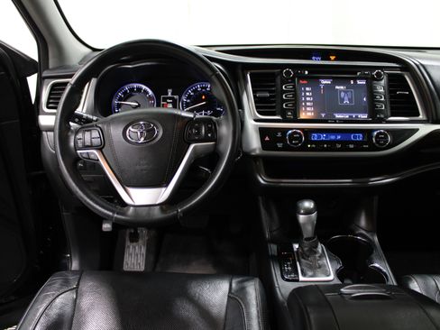 Used 2015 Toyota Highlander Limited image 2