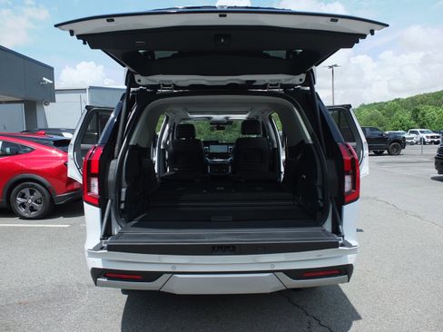 Used 2025 Ford Expedition Platinum AWD/4WD image 19
