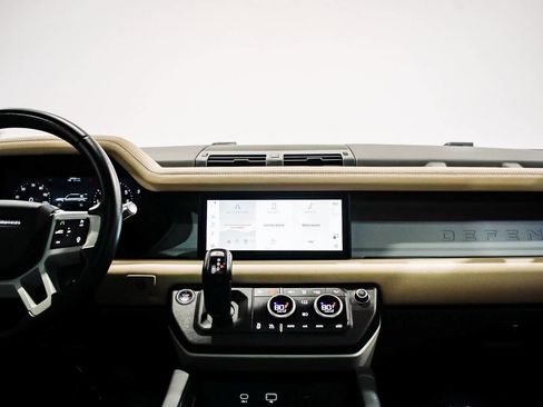 Used 2022 Land Rover Defender 110 SE image 13