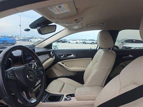 Used 2019 Mercedes-Benz GLA 250 w/ Convenience Package image 9