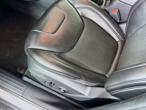 Used 2019 Jeep Cherokee Latitude Plus w/ Cold Weather Group image 19