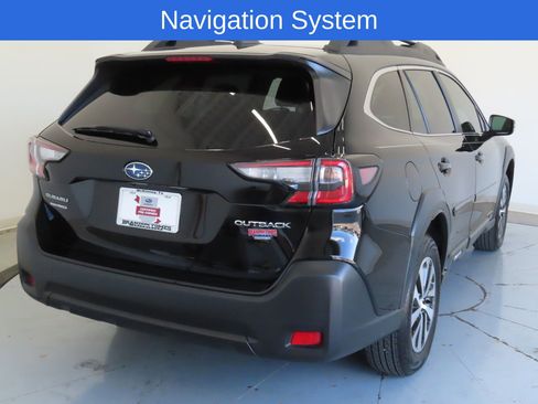 Used 2025 Subaru Outback Premium image 4