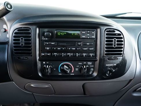 Used 2001 Ford F150 Lightning image 22