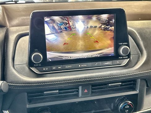 Used 2023 Nissan Rogue SV image 20