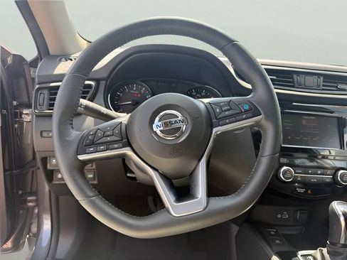 Used 2019 Nissan Rogue SL w/ Premium Package AWD/4WD image 14