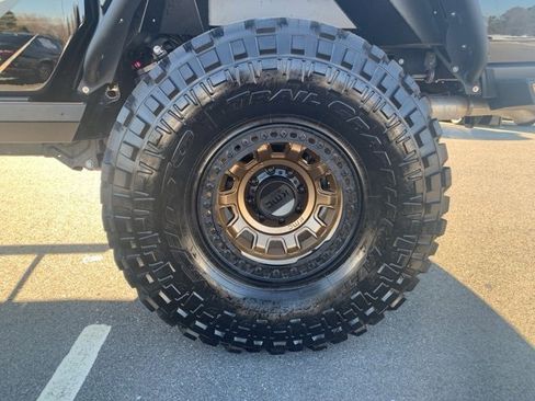 Used 2023 Jeep Gladiator Sport image 11