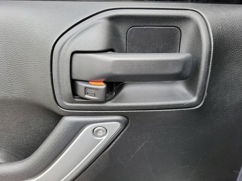 Used 2017 Jeep Wrangler Unlimited Sahara w/ Dual Top Group image 26