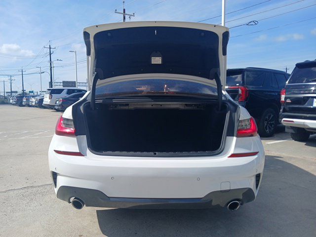 Used 2019 BMW 330i Sedan w/ M Sport Package RWD image 9