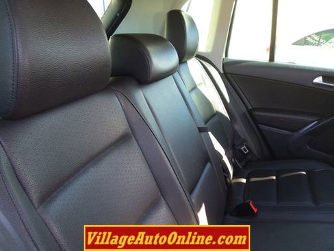 Used 2016 Volkswagen Tiguan SE image 36