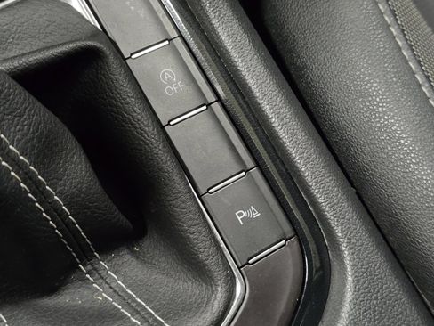 Used 2025 Volkswagen Taos SE image 28