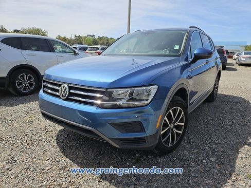 Used 2020 Volkswagen Tiguan SE image 2