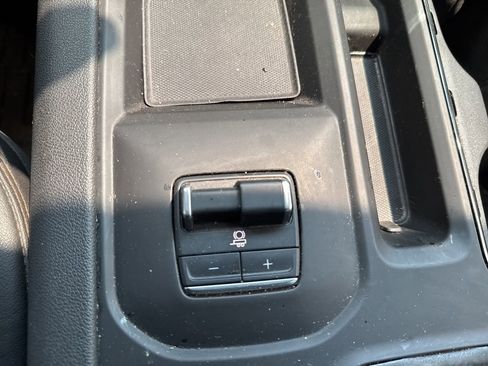 Used 2025 GMC Sierra 3500 AT4 AWD/4WD image 22