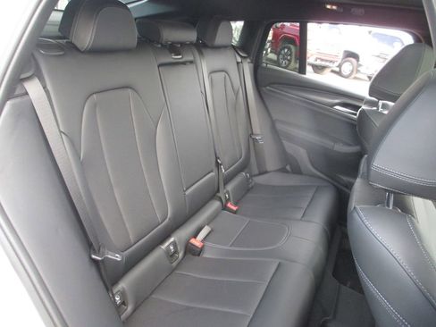 Used 2023 BMW X4 xDrive30i w/ M Sport Package AWD/4WD image 25