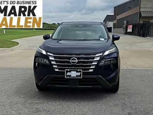 Used 2025 Nissan Rogue SV FWD image 3