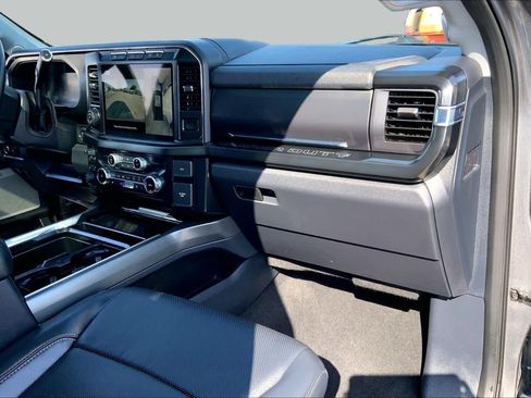 Certified 2023 Ford F250 Lariat w/ Lariat Ultimate Package AWD/4WD image 18