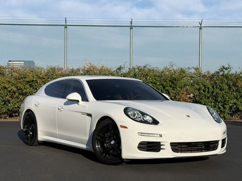 Used 2014 Porsche Panamera S RWD image 1