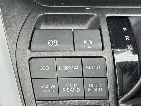 Used 2024 Toyota RAV4 LE AWD/4WD image 22