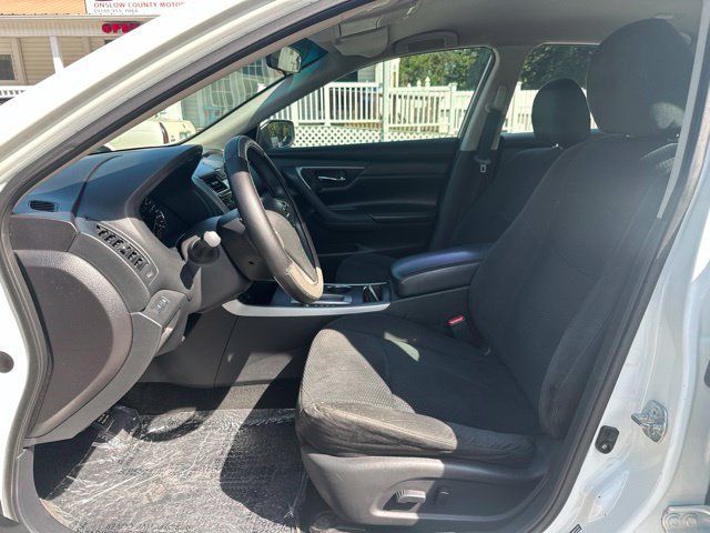 Used 2015 Nissan Altima 2.5 S w/ Sport Value Package FWD image 12