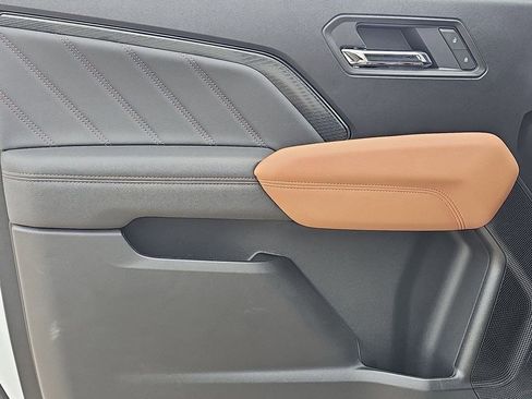 New 2025 GMC Canyon AT4 w/ Nightfall Edition image 36