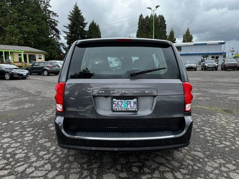 Used 2019 Dodge Grand Caravan FWD image 4