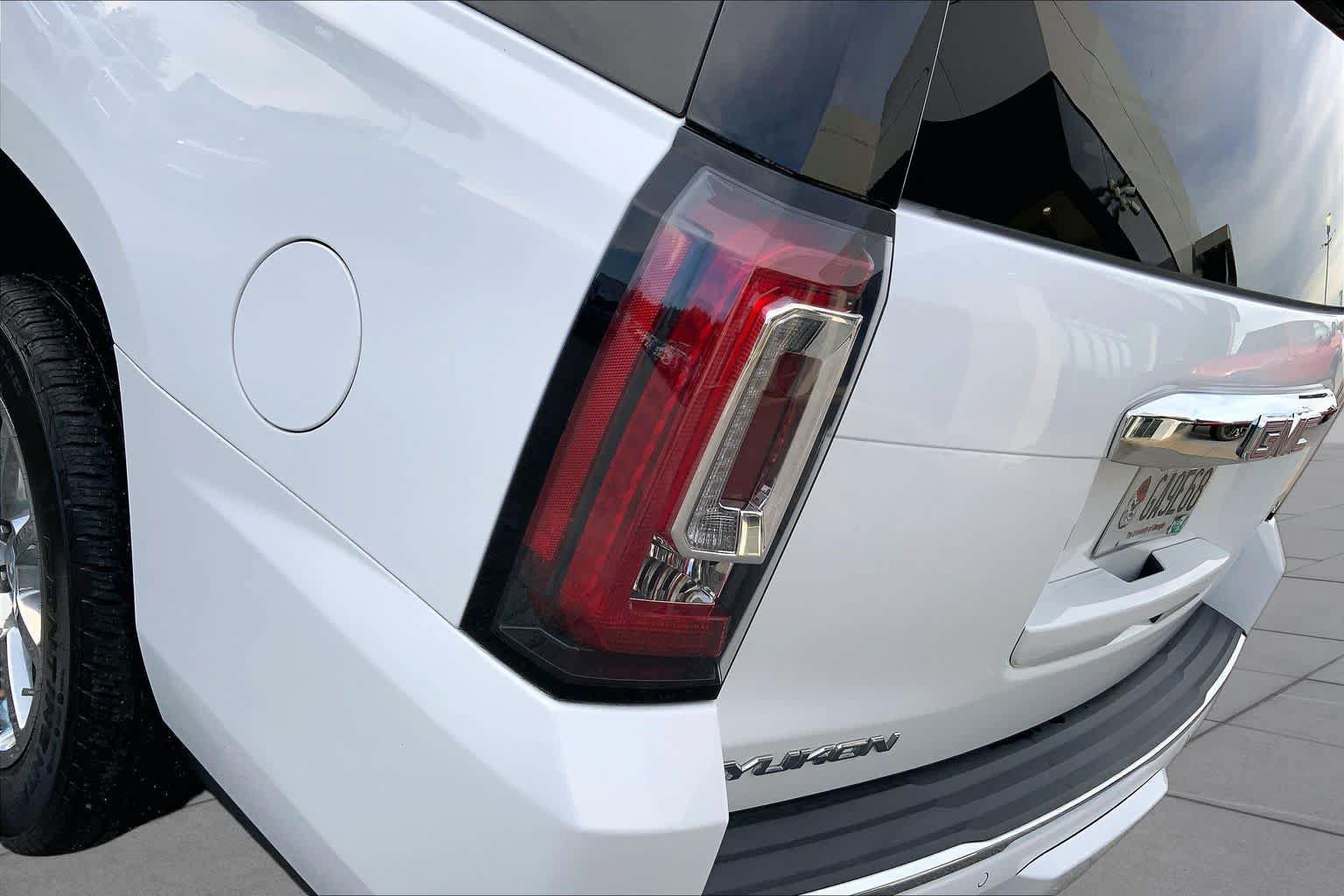 Used 2019 GMC Yukon Denali RWD image 25
