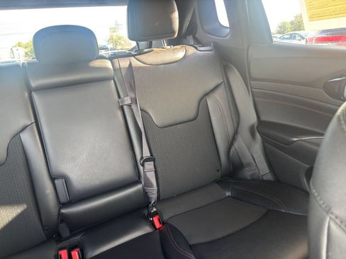 Used 2025 Jeep Compass Trailhawk AWD/4WD image 35