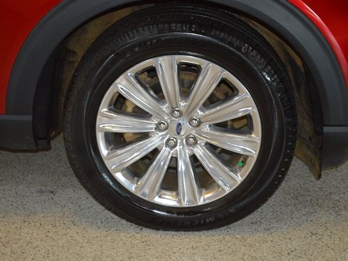 Used 2022 Ford Explorer Limited w/ Equipment Group 301A AWD/4WD image 9