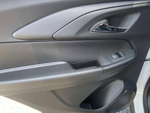 New 2026 Chevrolet TrailBlazer LT w/ Convenience Package FWD image 14