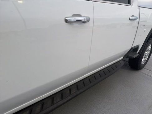 Used 2022 GMC Sierra 2500 SLT w/ SLT Preferred Package image 15