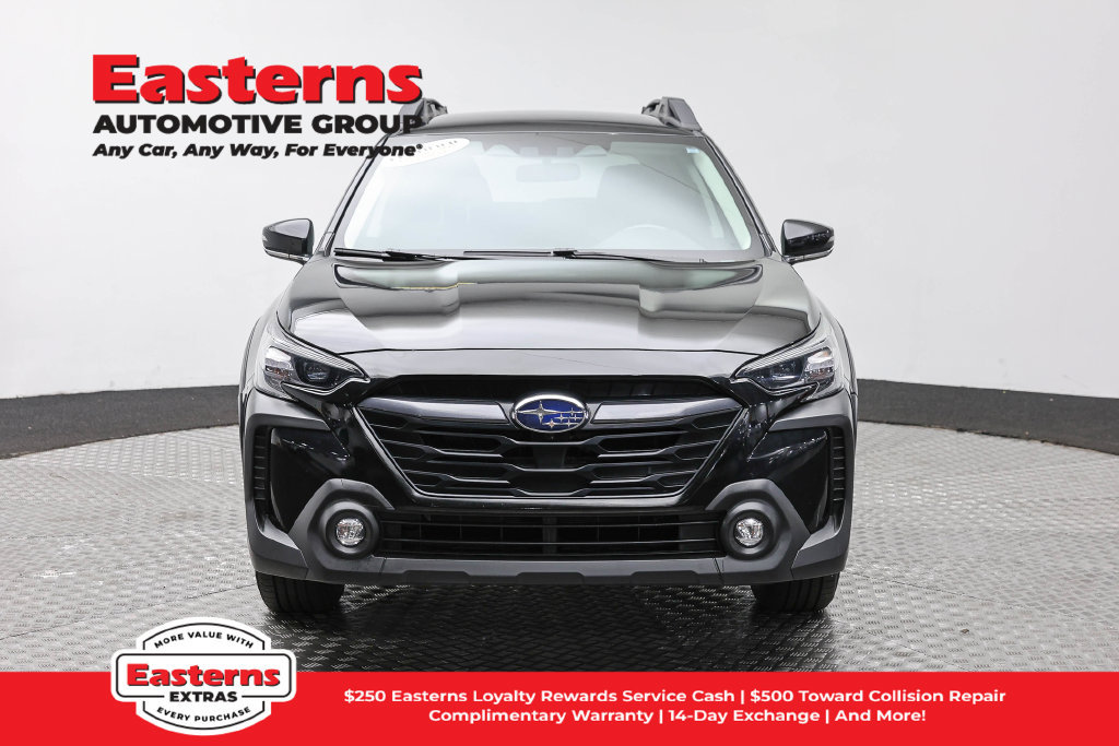 Used 2023 Subaru Outback Premium AWD/4WD image 3