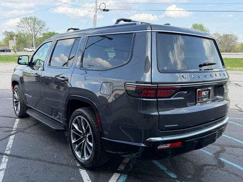 Used 2022 Jeep Wagoneer Series II w/ Premium Group I image 4