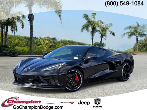 Used 2022 Chevrolet Corvette Stingray Coupe w/ Z51 Performance Package RWD image 1