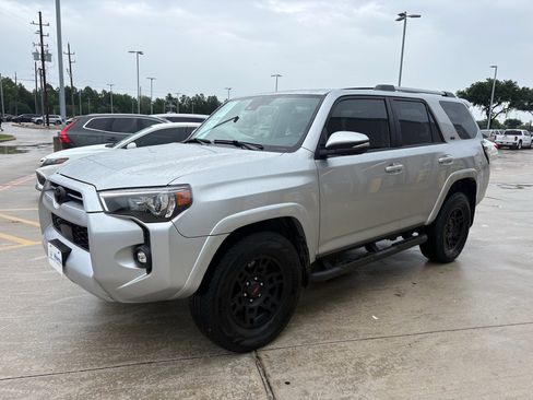 Used 2023 Toyota 4Runner SR5 Premium w/ Moonroof Package RWD image 4