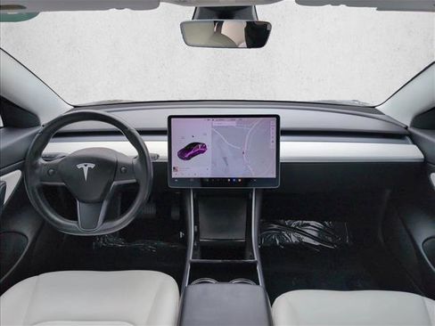 Used 2018 Tesla Model 3 Long Range image 19