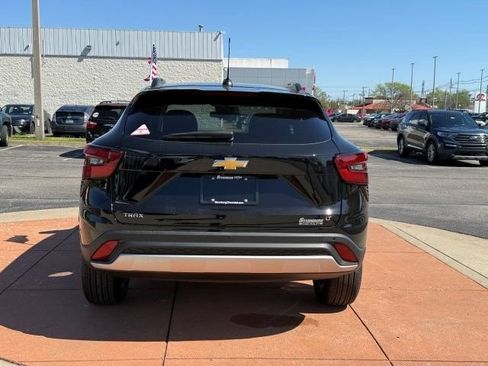 New 2026 Chevrolet Trax LT w/ Driver Confidence Package FWD image 5