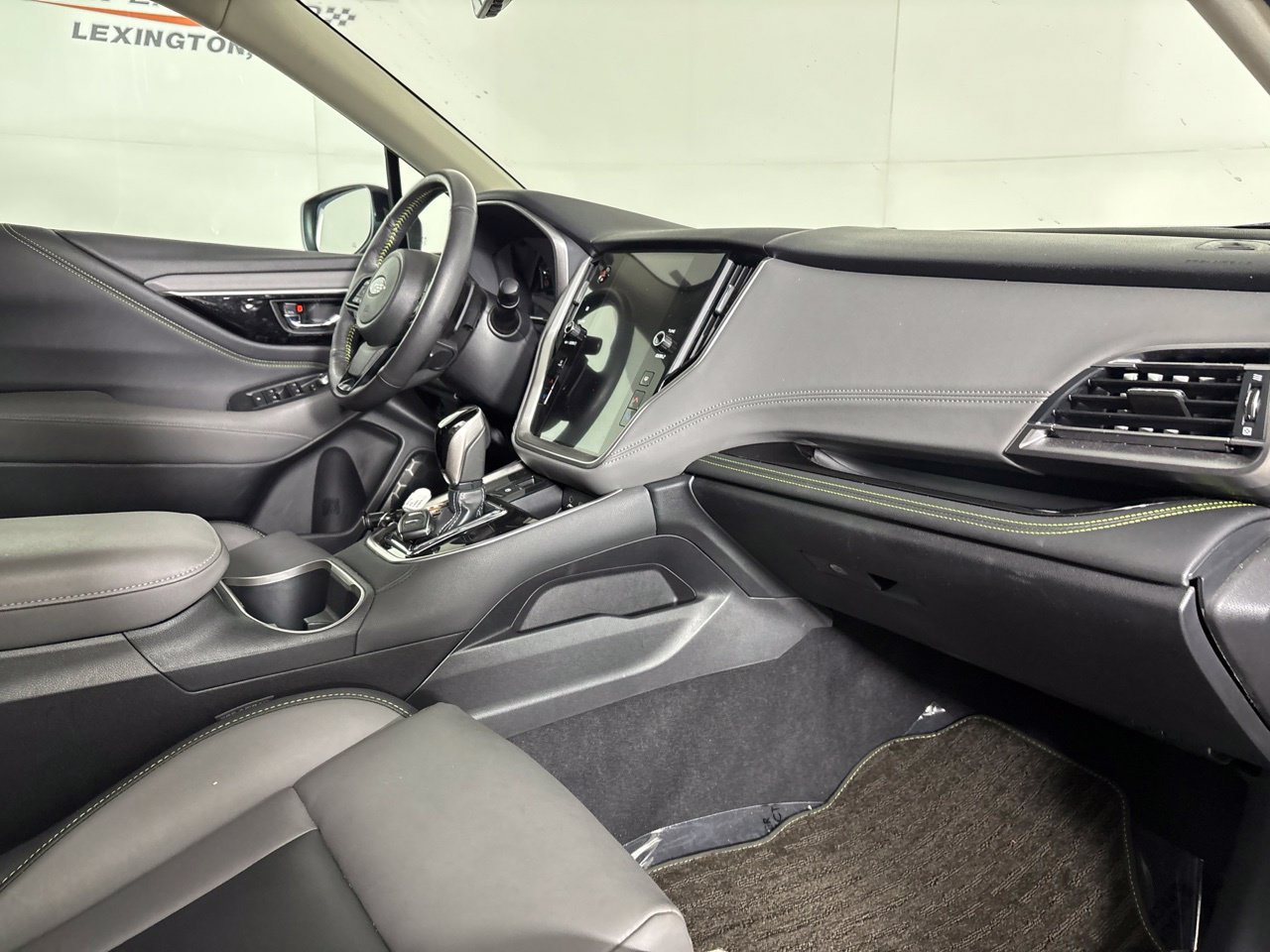 Used 2025 Subaru Outback Onyx Edition AWD/4WD image 34