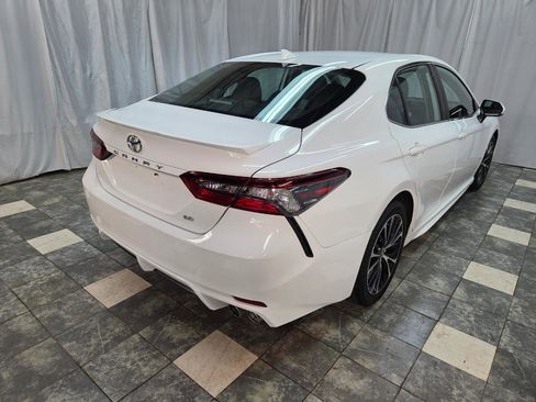 Used 2022 Toyota Camry SE FWD image 6