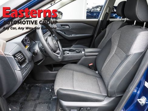 Used 2022 Nissan Rogue SV AWD/4WD image 14