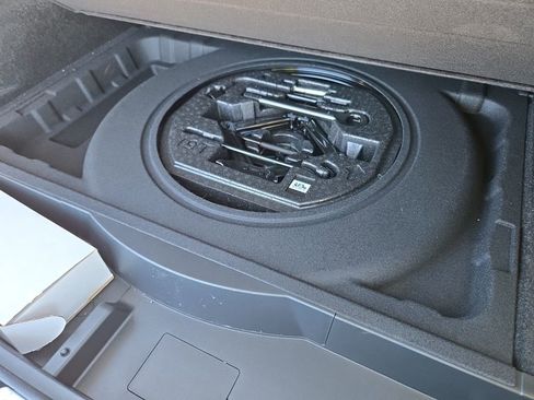 Used 2023 Genesis GV70 2.5T w/ Sport Prestige Package image 17