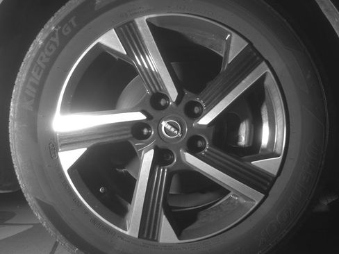 Used 2025 Nissan Sentra SV FWD image 13