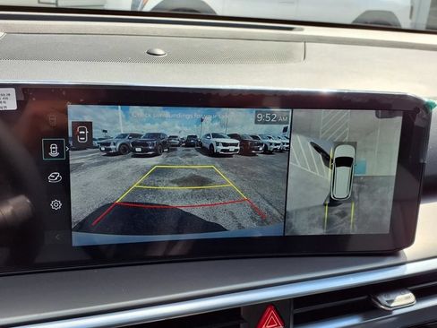 Used 2025 Kia Sorento SX FWD image 5