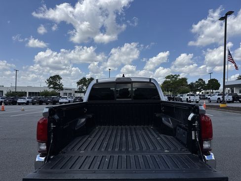 Used 2021 Toyota Tacoma SR5 w/ SR5 Appearance Package (SM) RWD image 29
