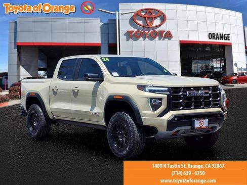 Used 2024 GMC Canyon AT4 w/ AT4 Premium Package AWD/4WD image 1