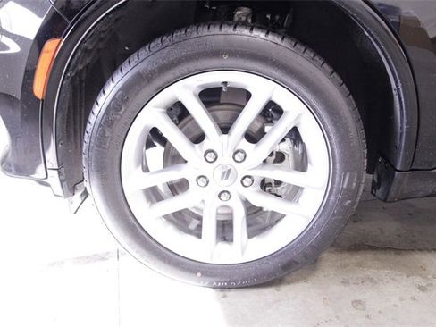 Used 2024 Dodge Durango GT image 11